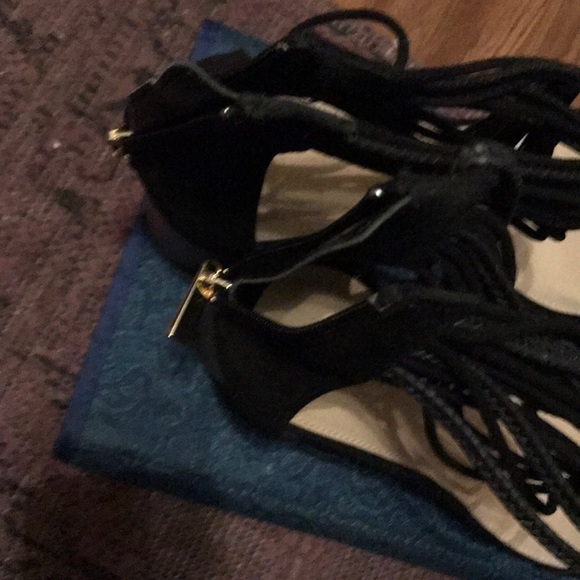 Shoes - Picture 4 of 5